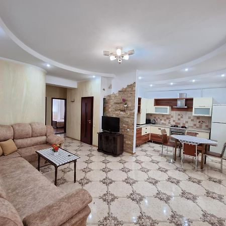 צ'יסינאו Extra Grand Apartments Two Bedrooms Ultracentral מראה חיצוני תמונה