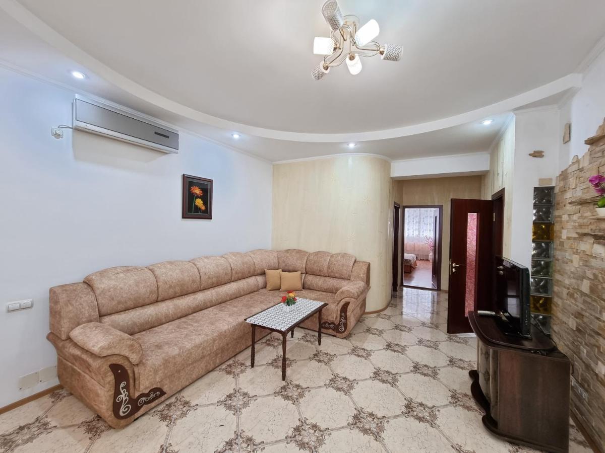 צ'יסינאו Extra Grand Apartments Two Bedrooms Ultracentral מראה חיצוני תמונה