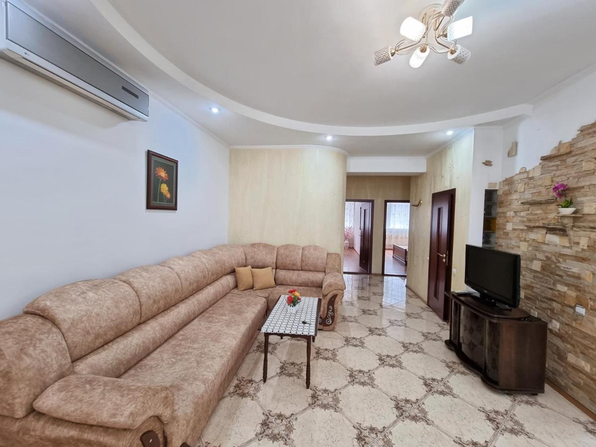 צ'יסינאו Extra Grand Apartments Two Bedrooms Ultracentral מראה חיצוני תמונה