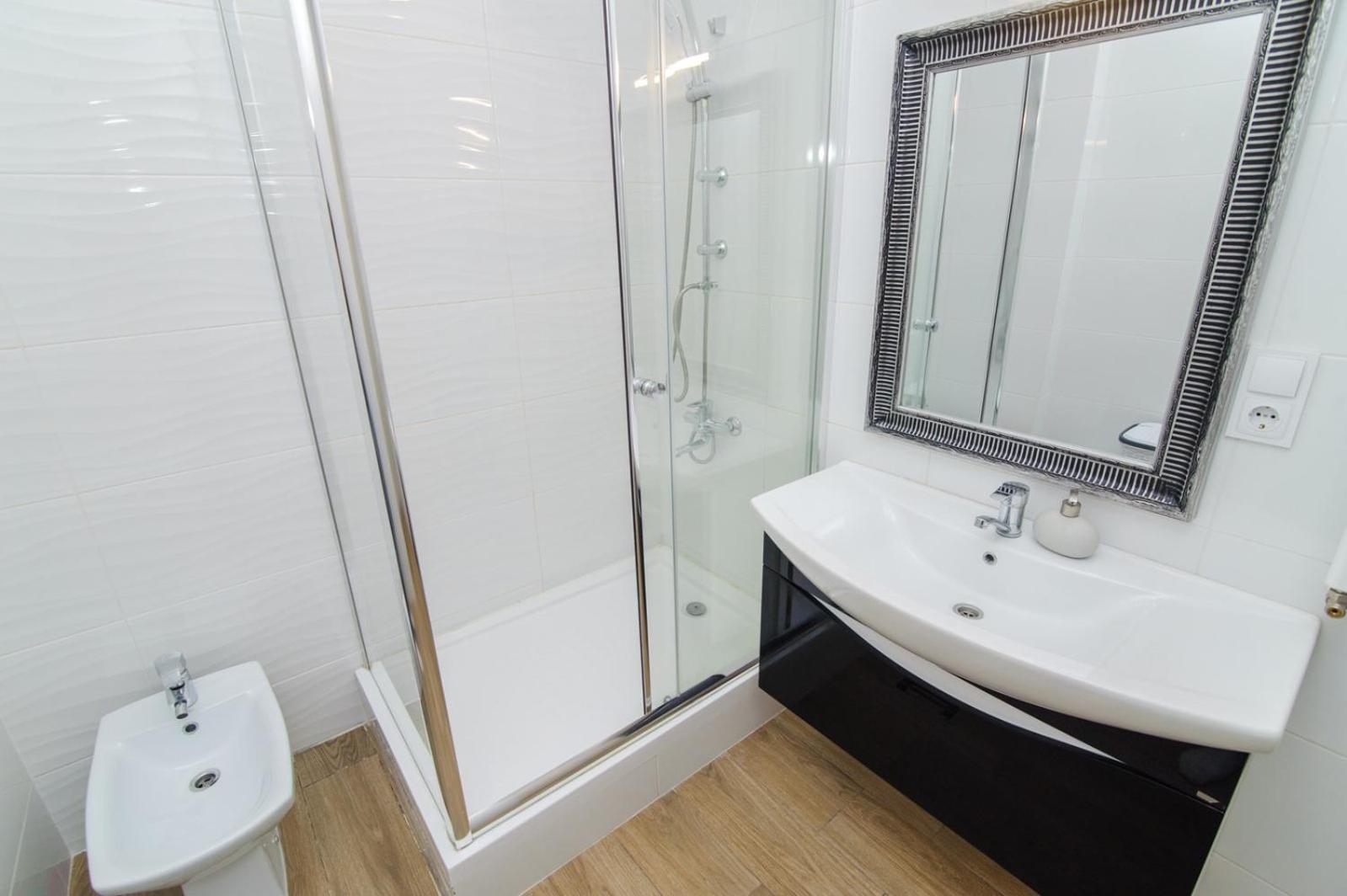 צ'יסינאו Extra Grand Lev Tolstoi Two Bedrooms מראה חיצוני תמונה