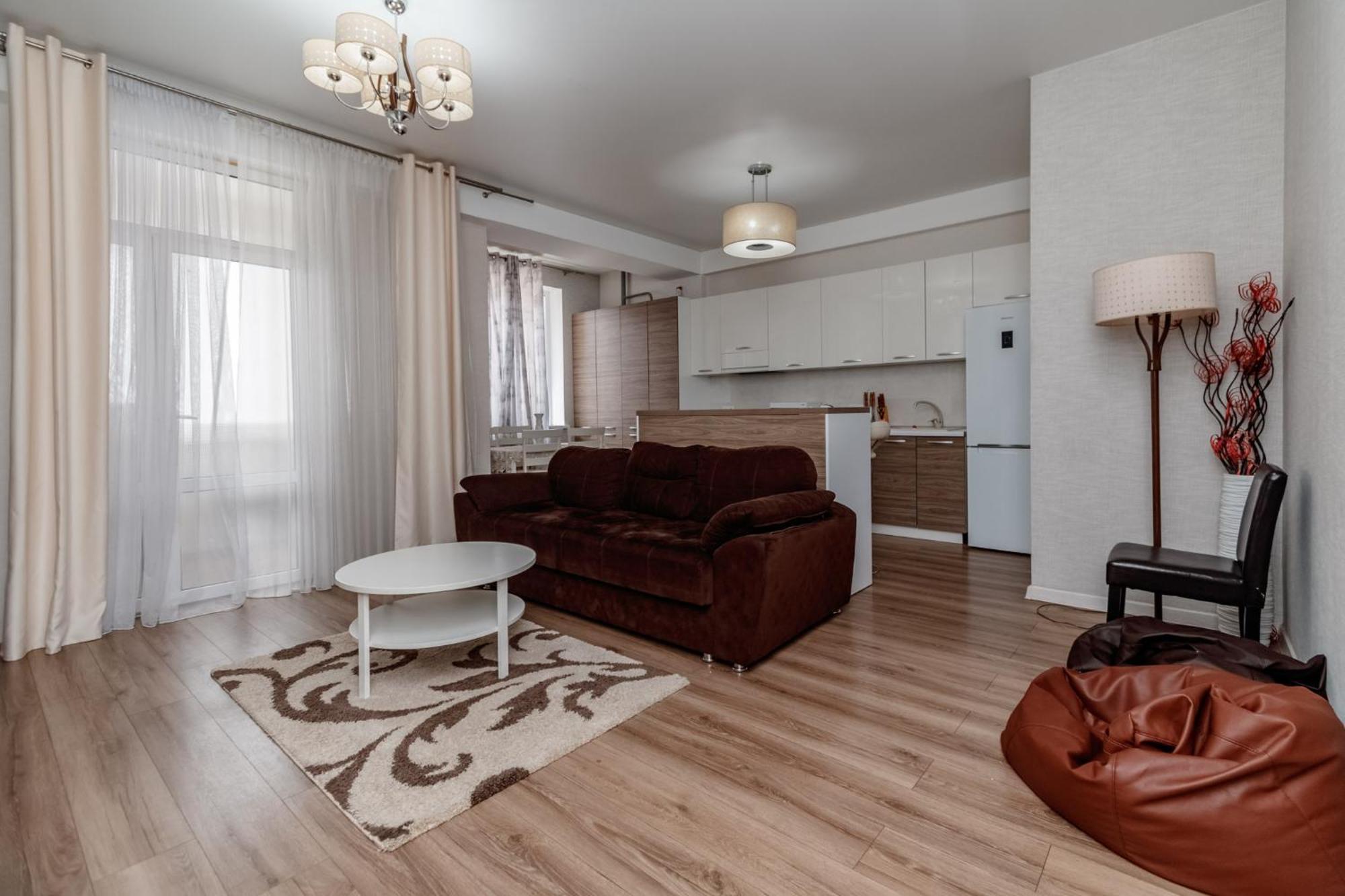 צ'יסינאו Extra Grand Lev Tolstoi Two Bedrooms מראה חיצוני תמונה